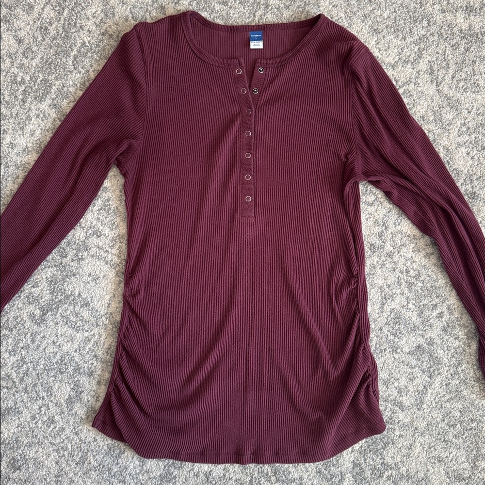 Old Navy Maternity Long-Sleeve Henley Top in Raisin Arizona
